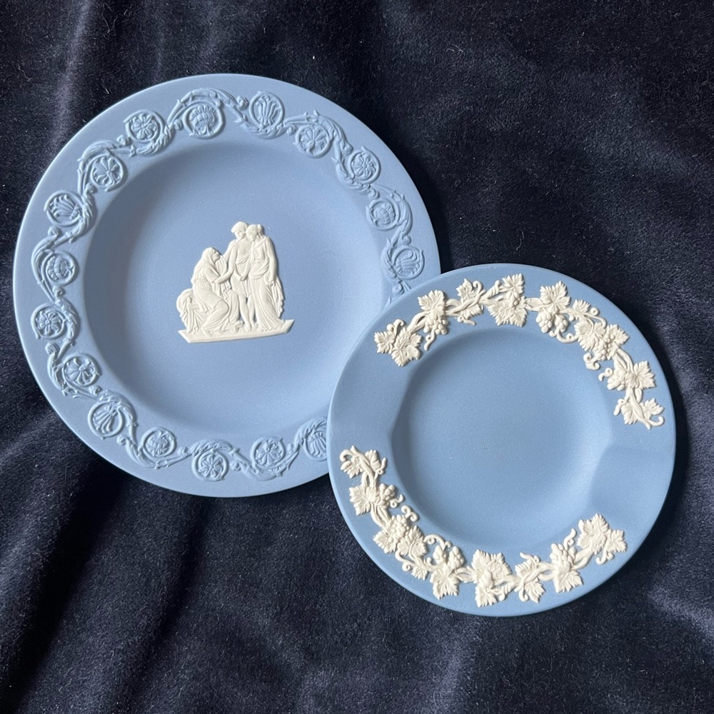 Wedgwood Jasperware Pale Blue (Lavender) Small Decorative Plates, Set of 2